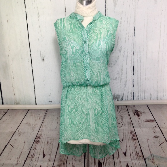 Kate & Mallory Dresses & Skirts - Clearance!🎉 Sheer Green & White Hi-Lo Dress Sz. M